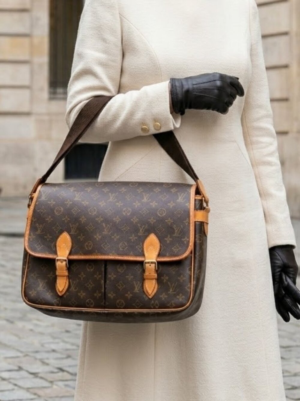 Louis Vuitton Gibeciere GM shoulder bag